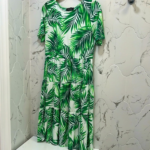 The Curve LA Palm dress - Picture 3 of 11